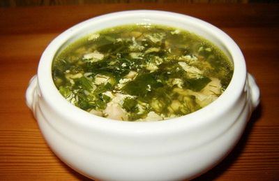 Легкий куриный суп с зеленью