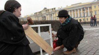 В Петербурге заколотили "окно в Европу"