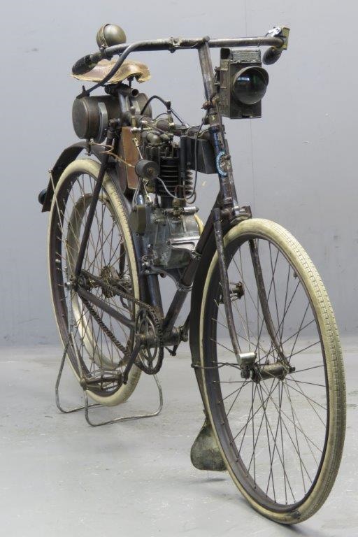 Старинный велоцикл Brutus 1902