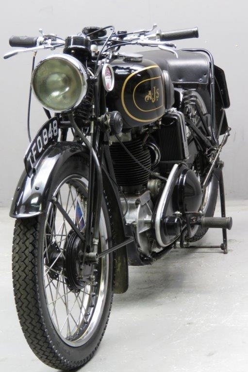 Старинный мотоцикл  AJS M12 1939