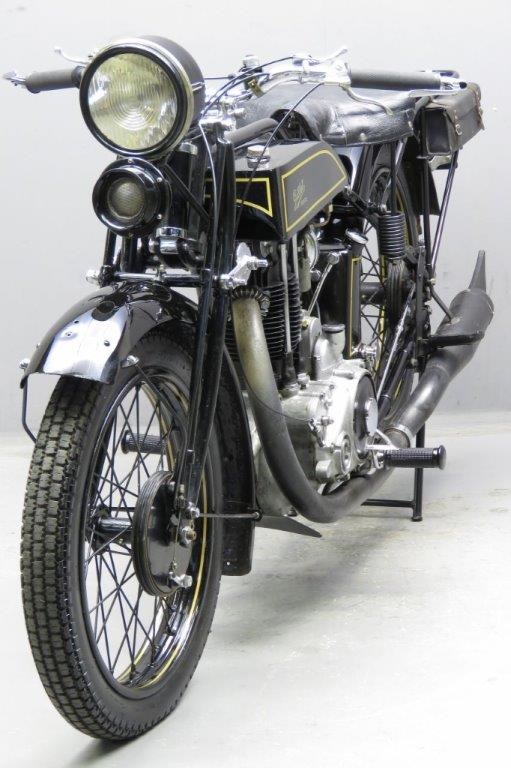 Старинный мотоцикл Gillet 500 Sport 1928